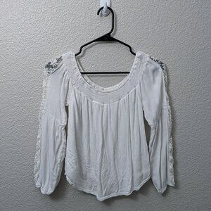 Hollister white off the shoulder lace blouse - Size XS